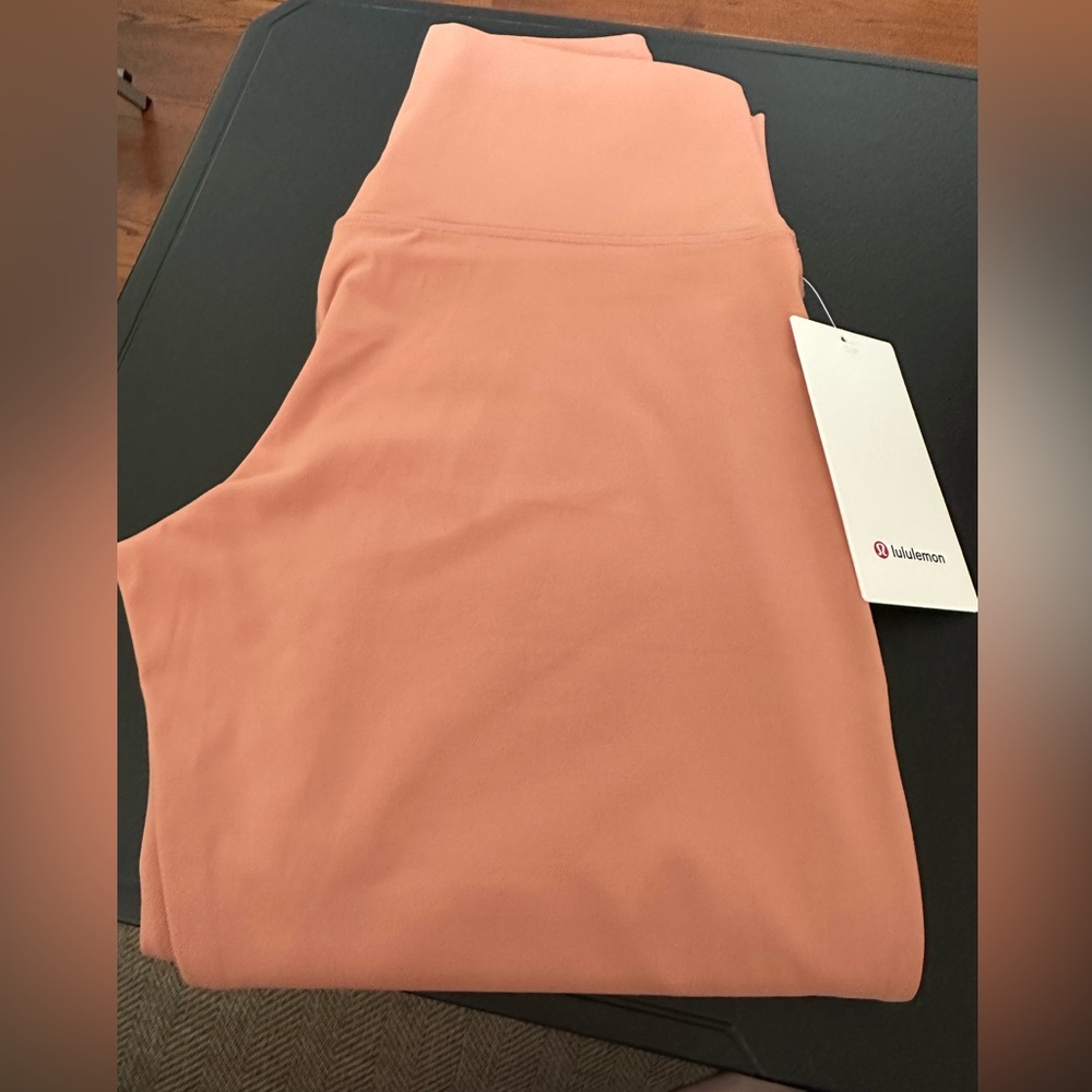 Lululemon. Align HR Pant, 25” NET, smoke free home